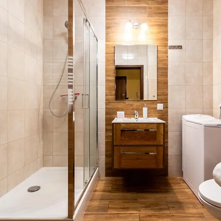 Walowa Homely By Bookinghost Danzig